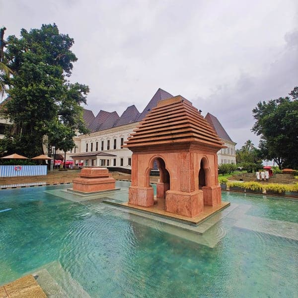 Sukabumi Pool Stone