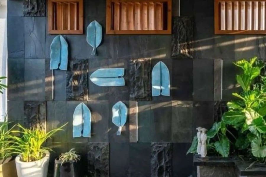 Why Is Natural Stone the Go-To Material for Resorts and Farmhouses?