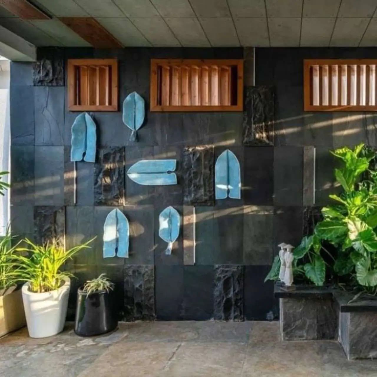 Why Is Natural Stone the Go-To Material for Resorts and Farmhouses?