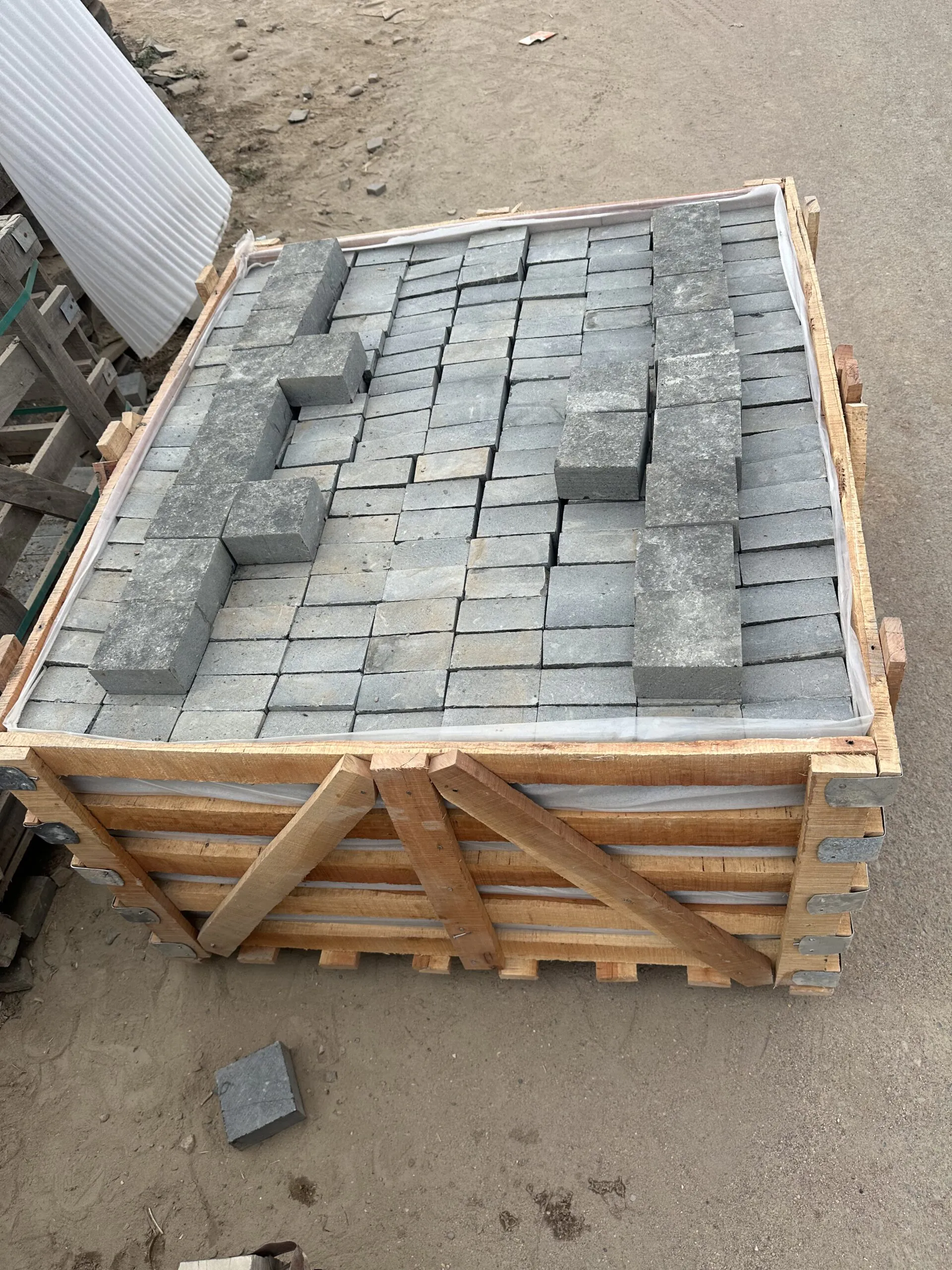 BASALT FLAMED STONE - Image 8